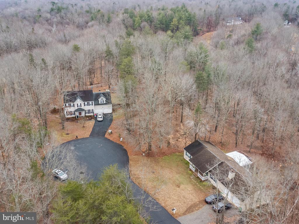 102 Oakmont Dr