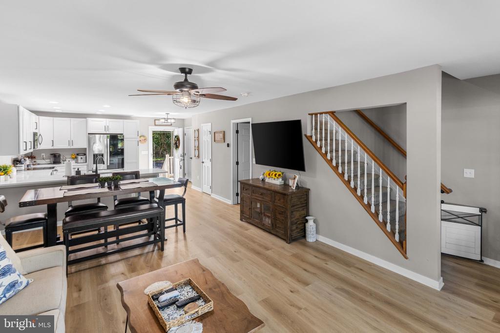306 LAKE FRONT DRIVE
