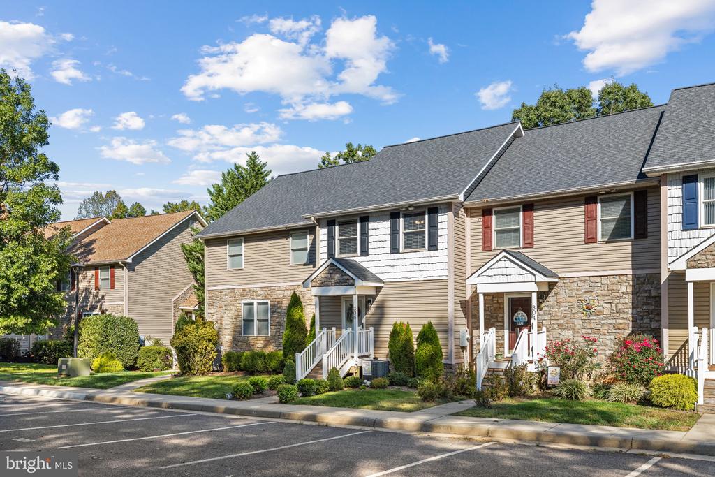 306 LAKE FRONT DRIVE