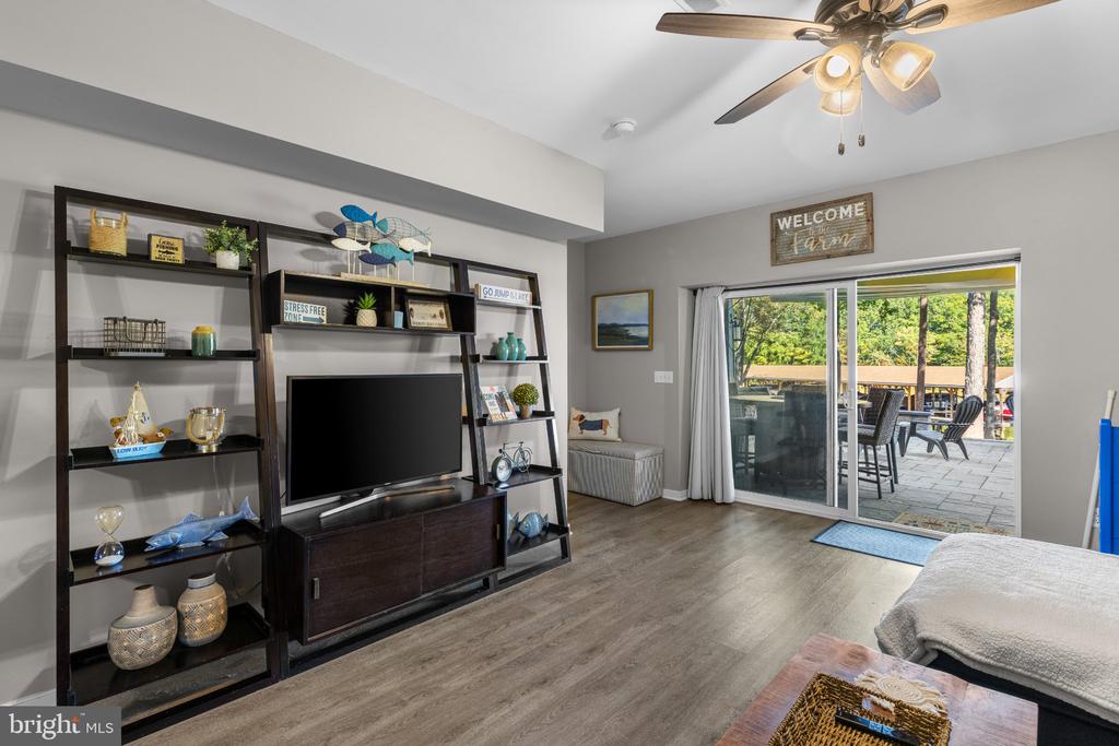 306 LAKE FRONT DRIVE