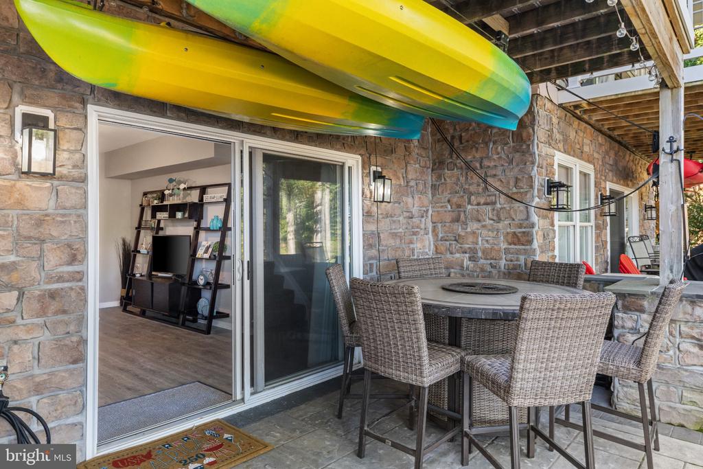 306 LAKE FRONT DRIVE