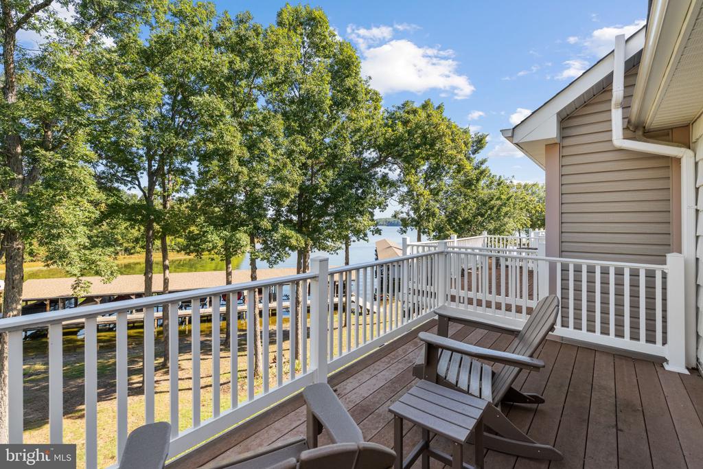 306 LAKE FRONT DRIVE