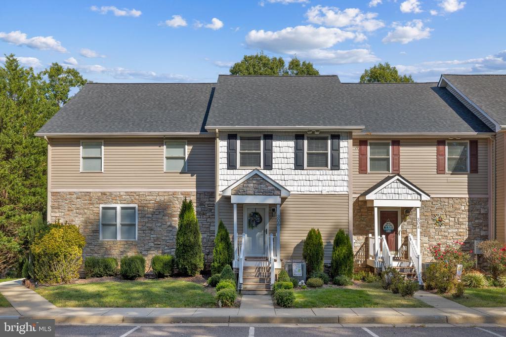 306 LAKE FRONT DRIVE