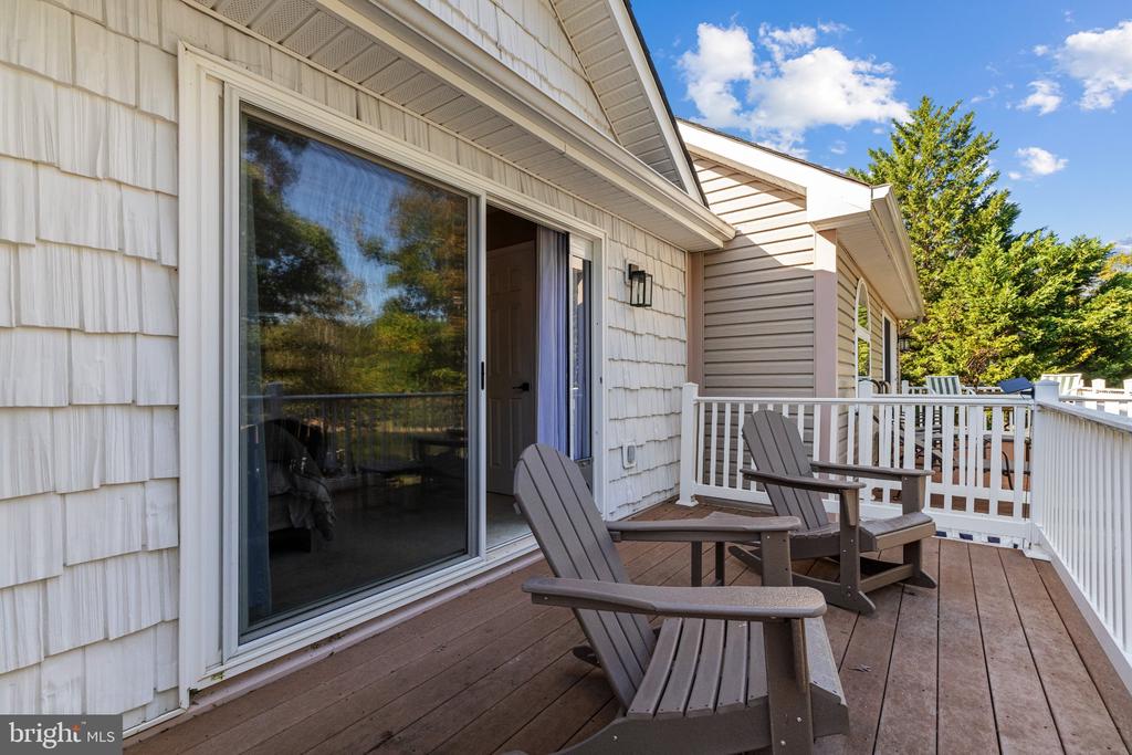 306 LAKE FRONT DRIVE
