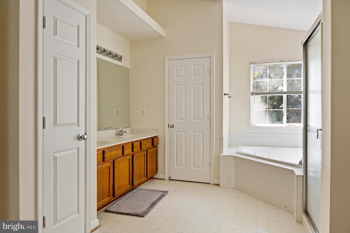 9315 E Carondelet Dr