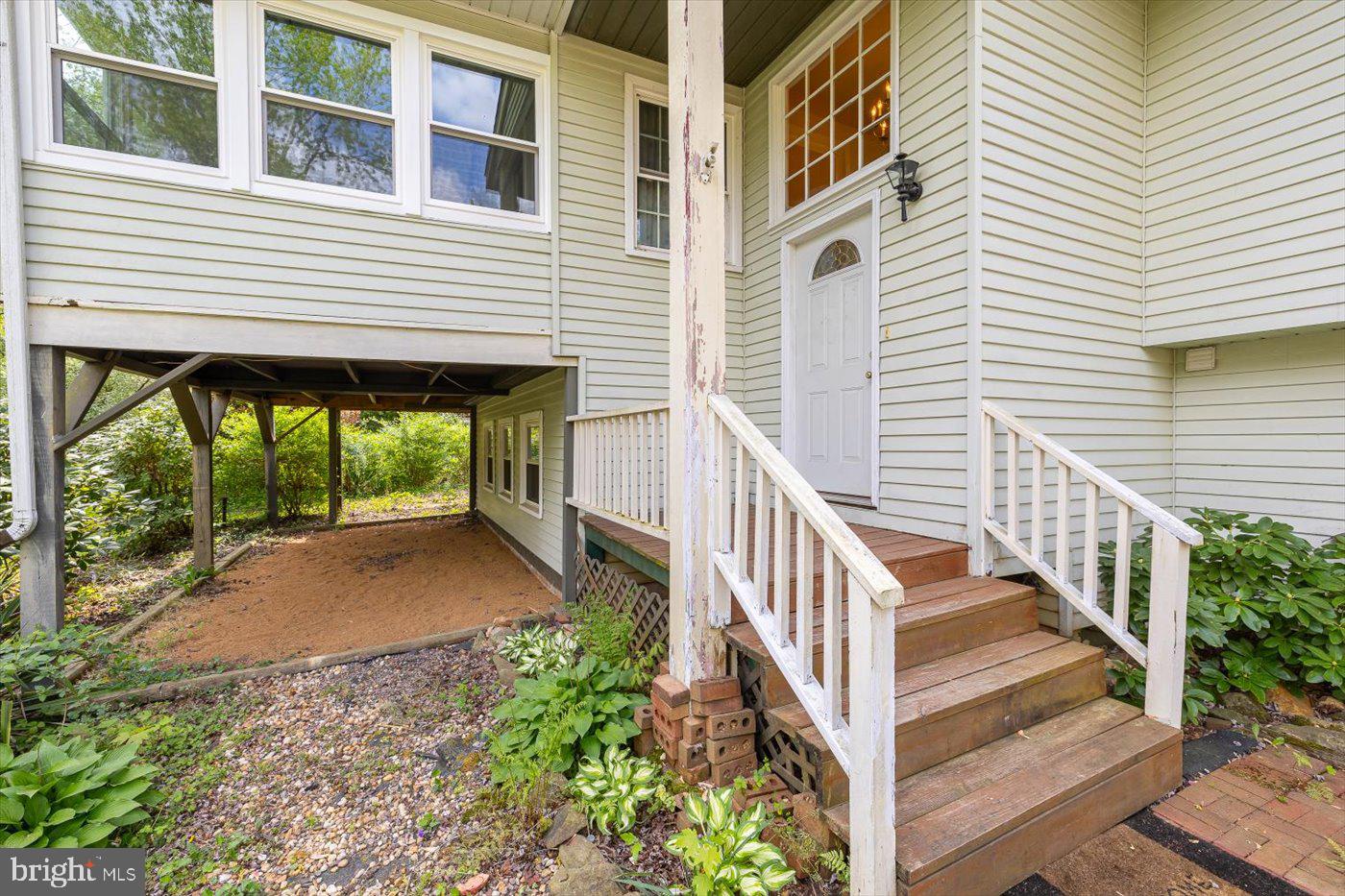 105 Cavern Ct