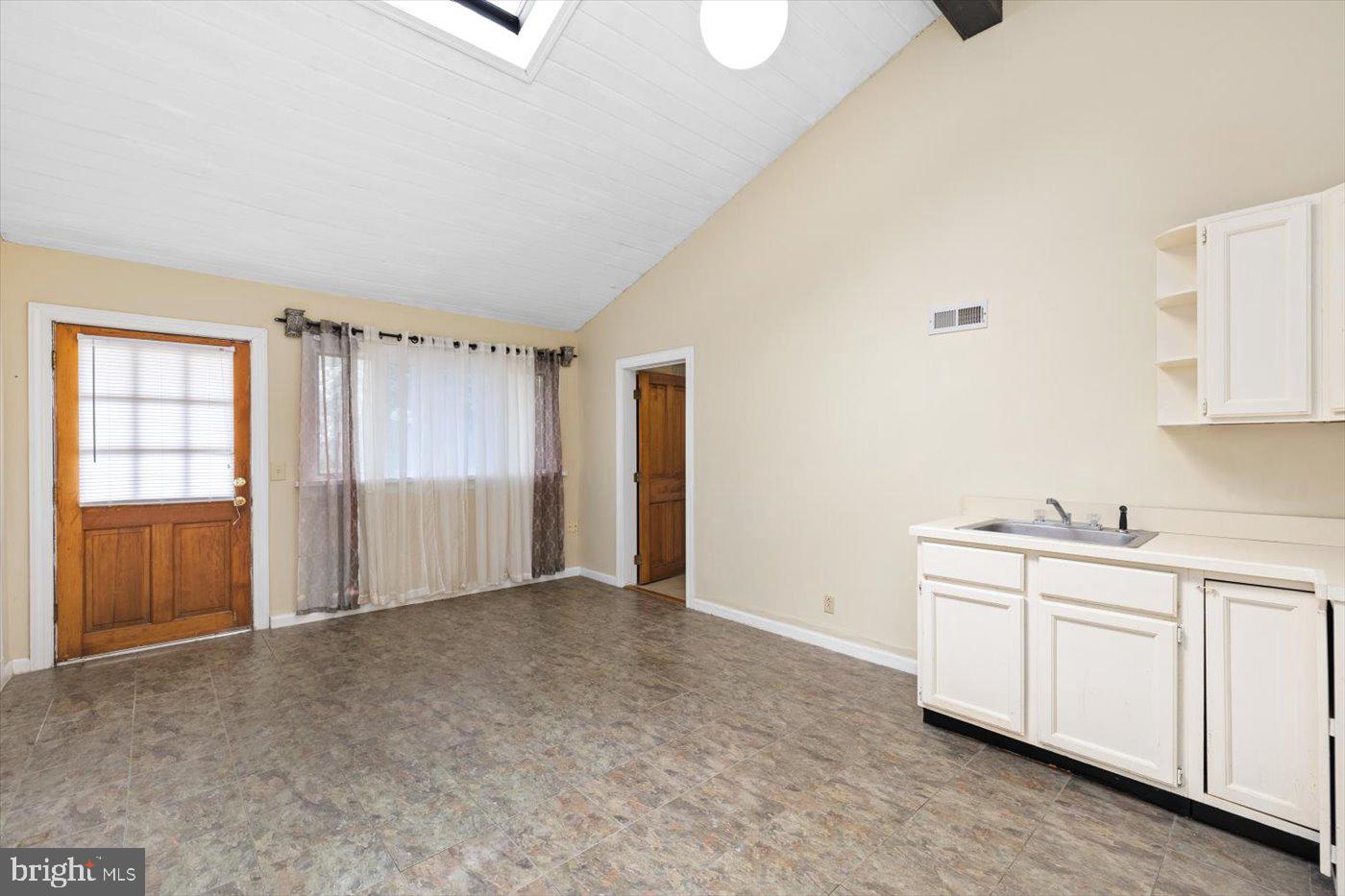 105 Cavern Ct