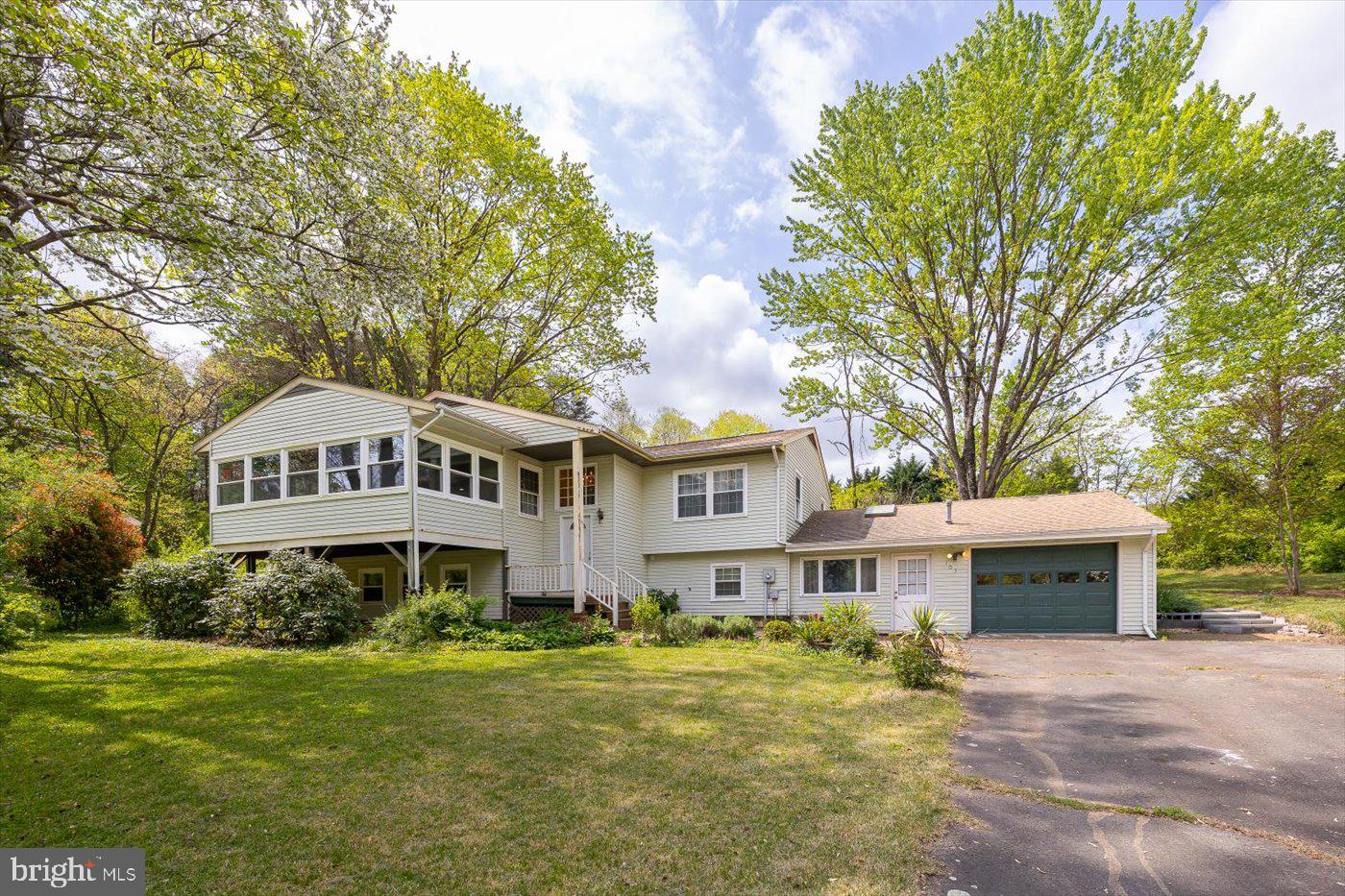 105 Cavern Ct