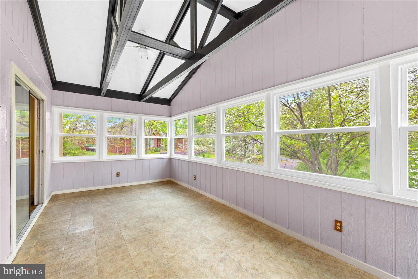 105 Cavern Ct