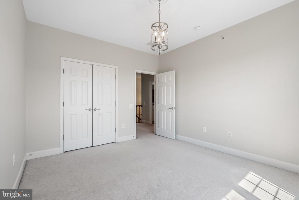 2402 BROOKMOOR LANE