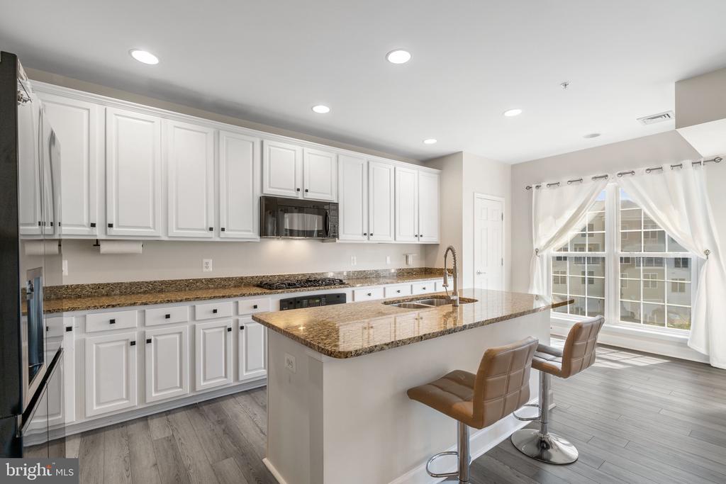 2402 BROOKMOOR LANE