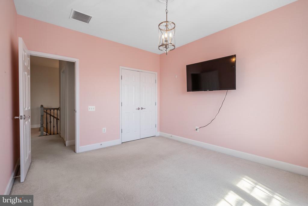 2402 BROOKMOOR LANE