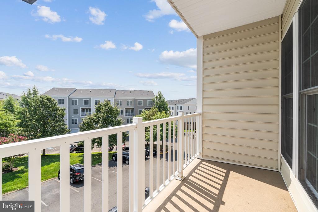 2402 BROOKMOOR LANE
