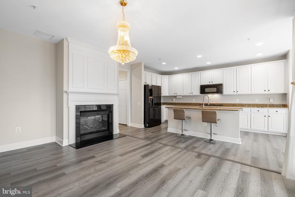 2402 BROOKMOOR LANE