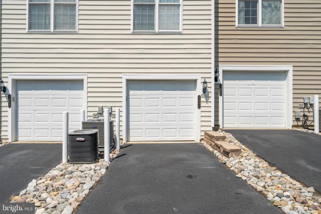 2402 BROOKMOOR LANE