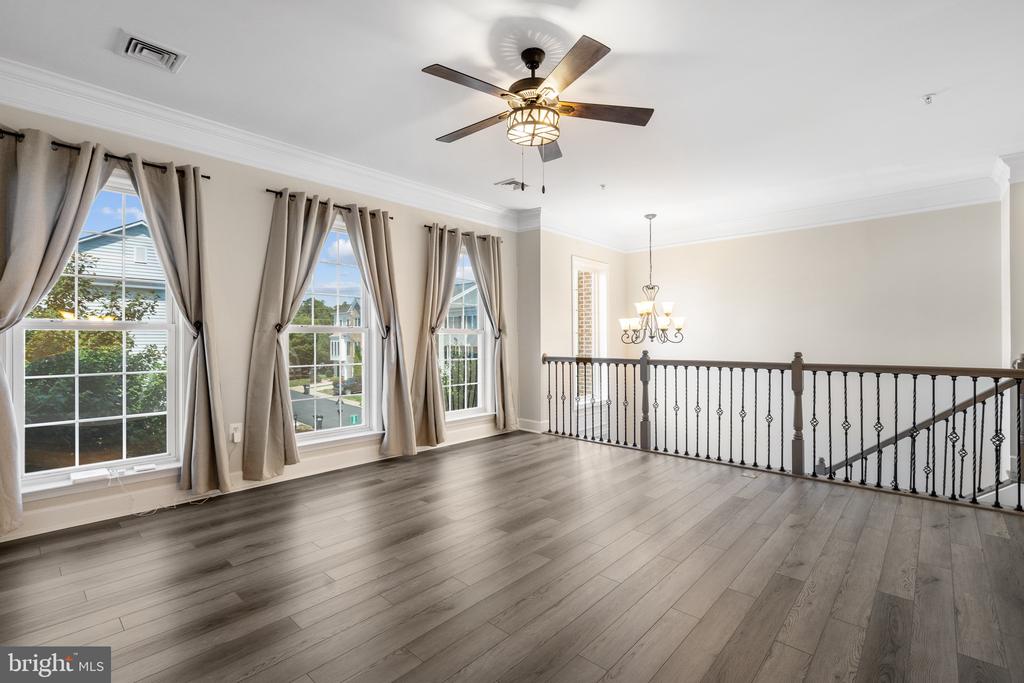 2402 BROOKMOOR LANE