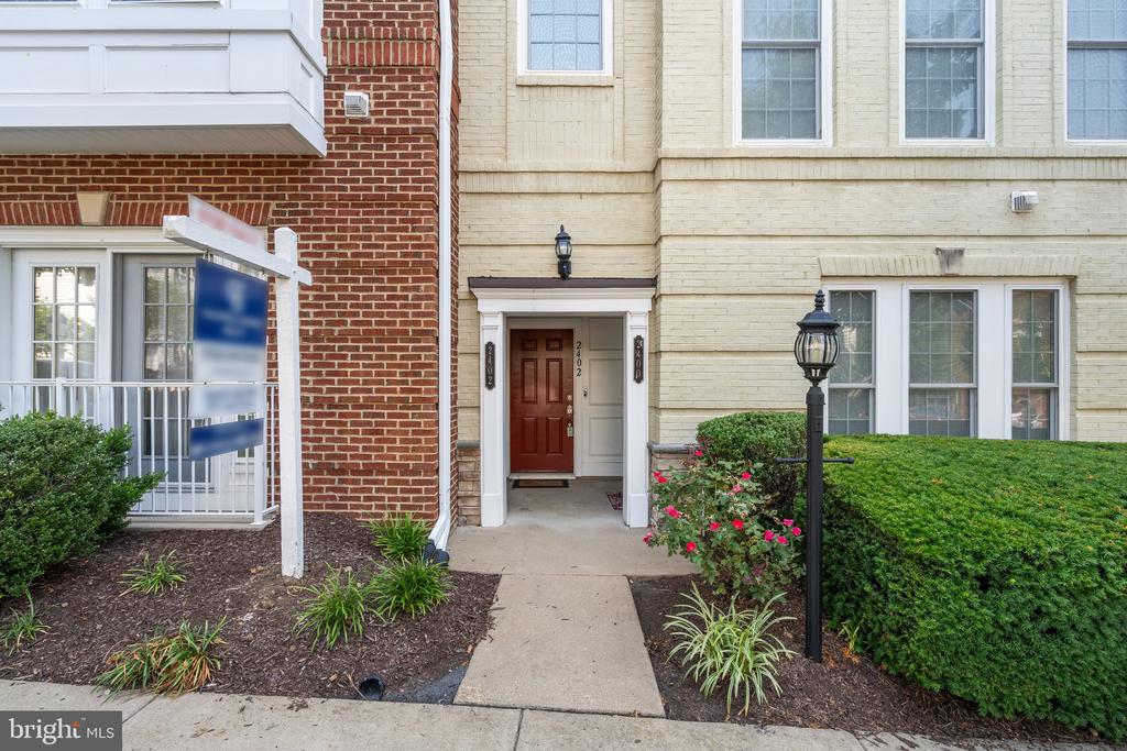 2402 BROOKMOOR LANE