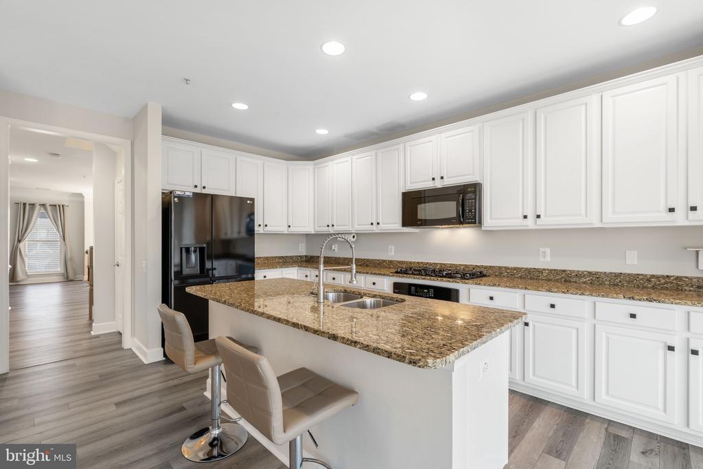 2402 BROOKMOOR LANE