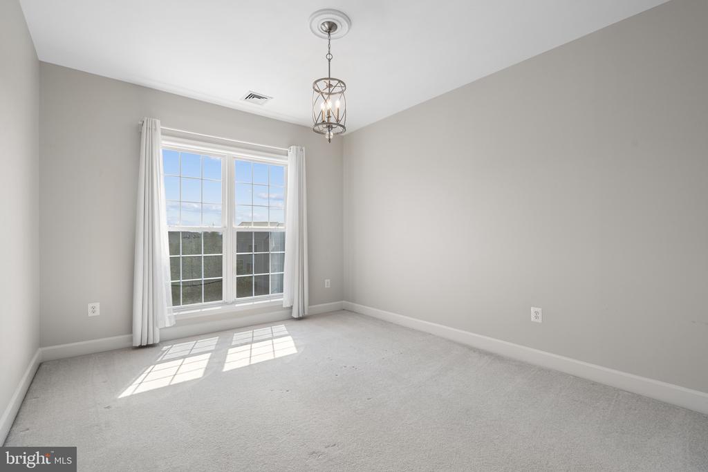 2402 BROOKMOOR LANE