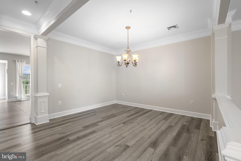 2402 BROOKMOOR LANE