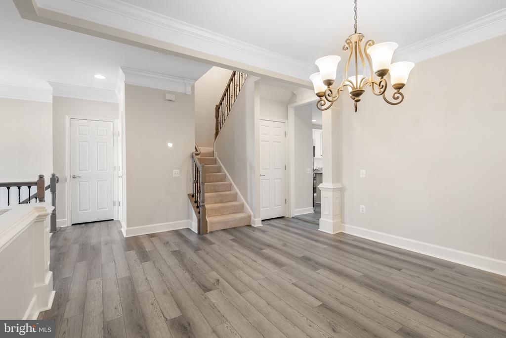 2402 BROOKMOOR LANE