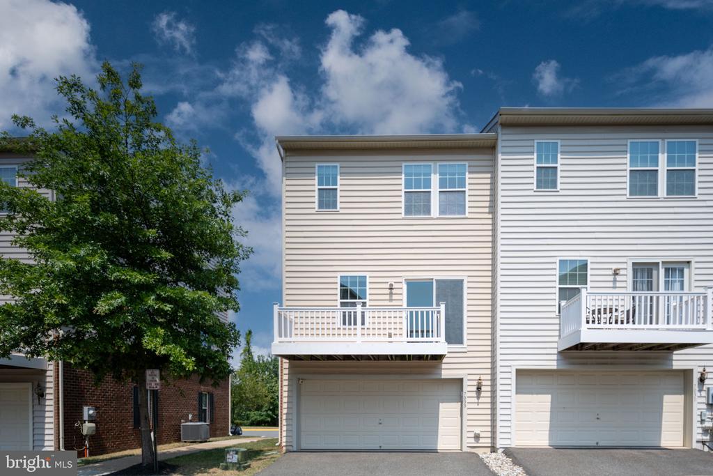 7033 Trek Way