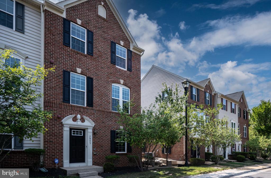 7033 Trek Way