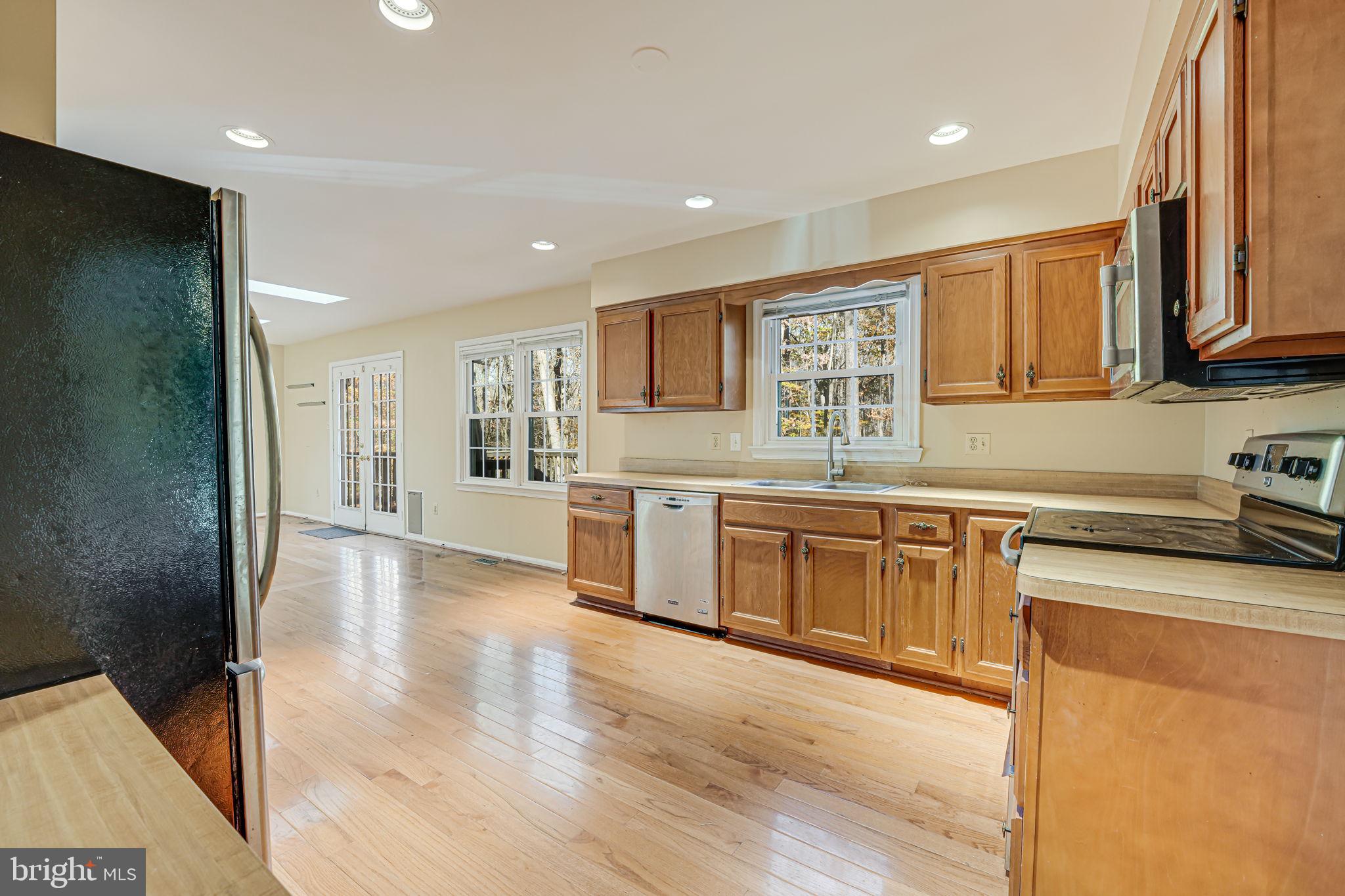 4910 STONEHURST DRIVE