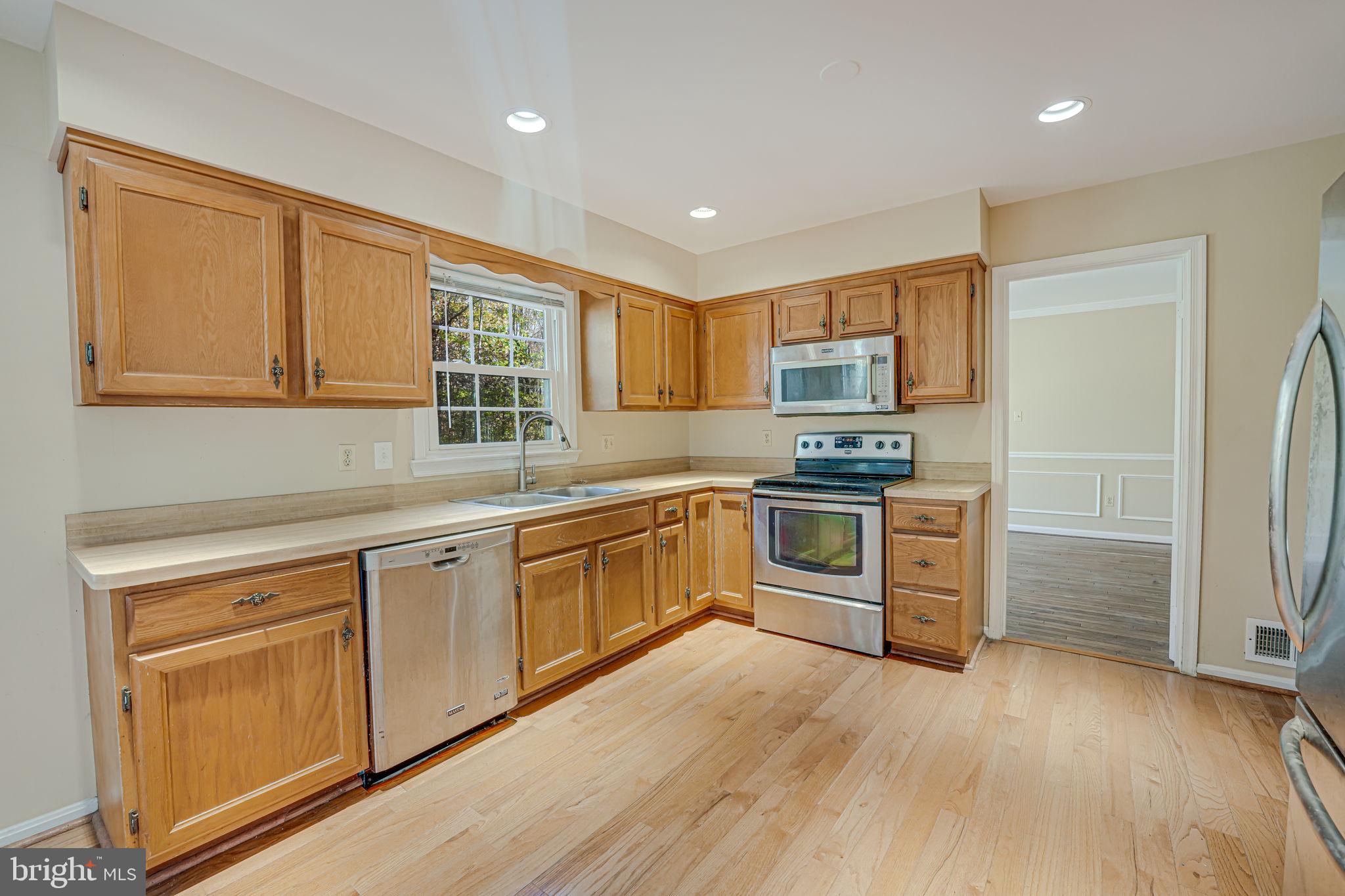 4910 STONEHURST DRIVE