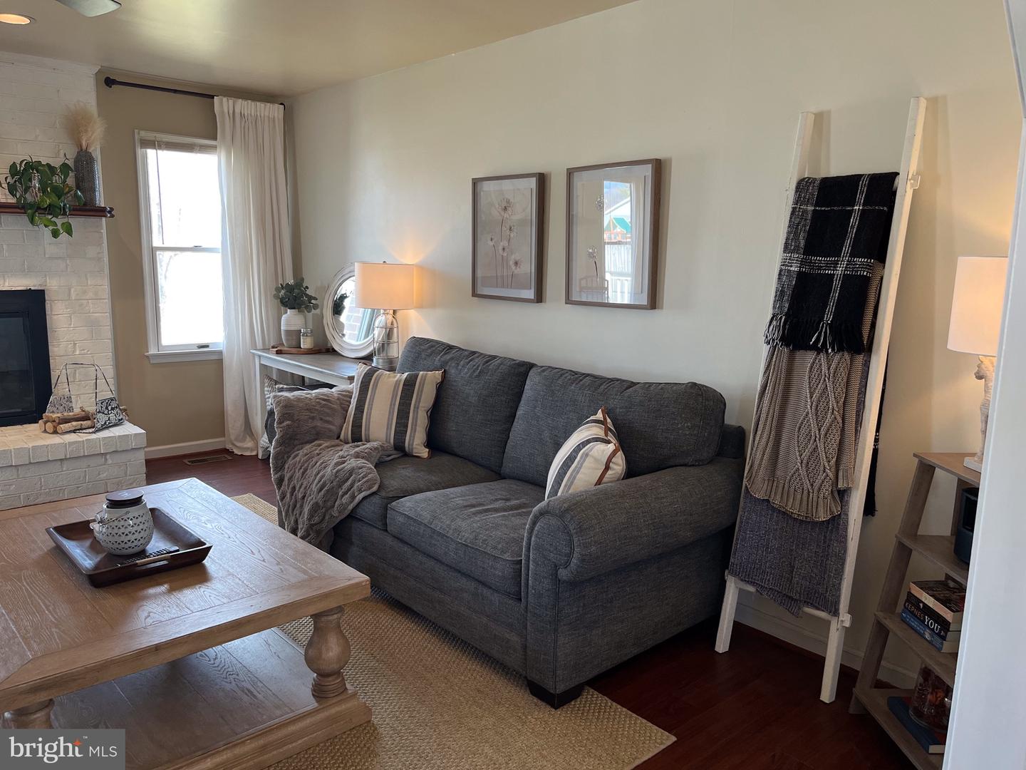 4518 Vicky Ln