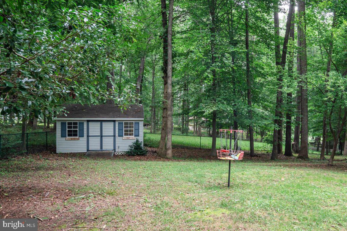 8001 Beau Ct