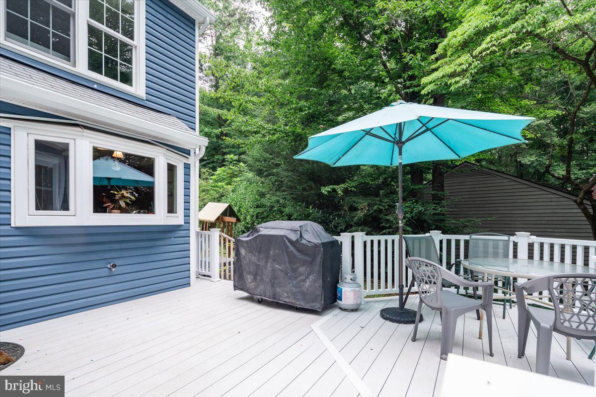 8001 Beau Ct