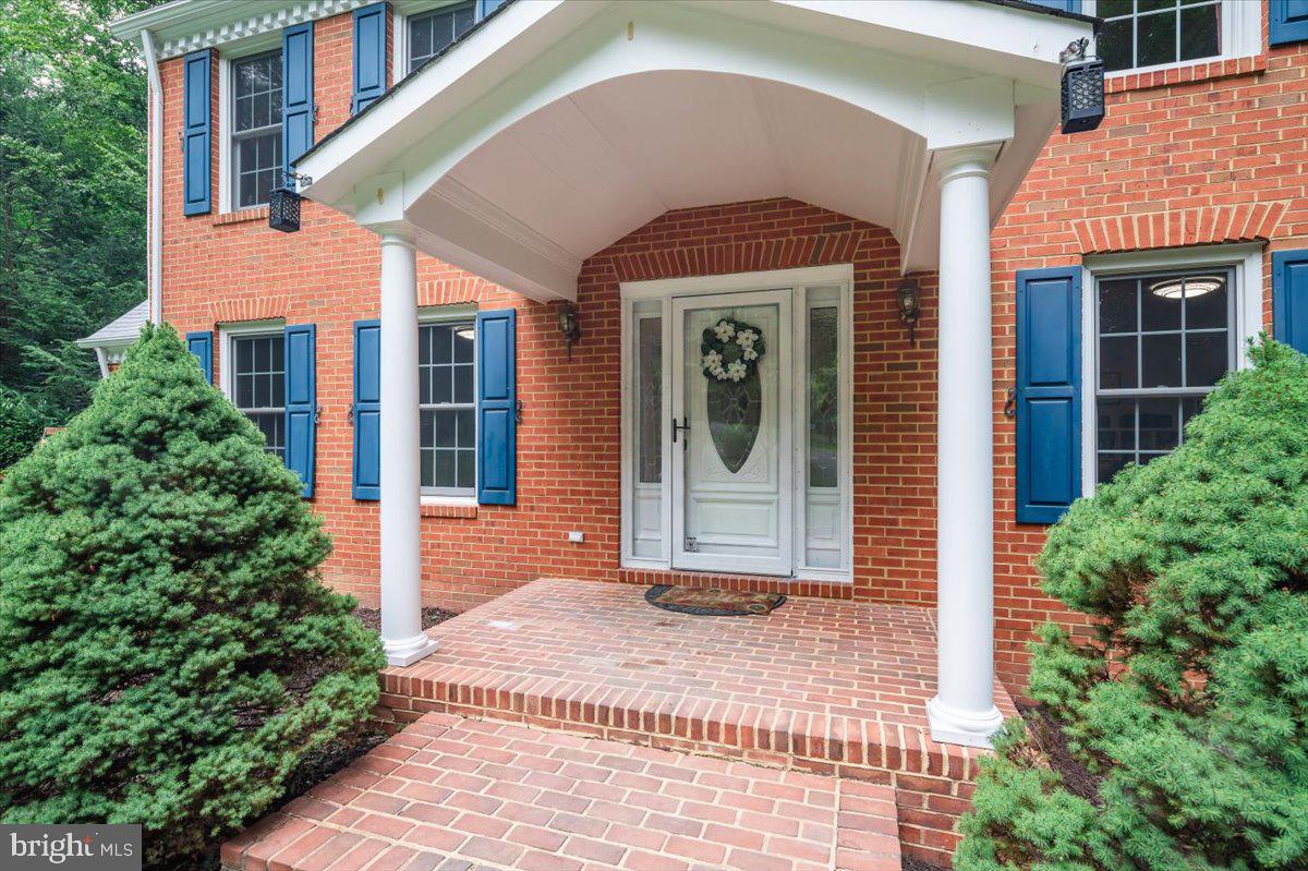 8001 Beau Ct