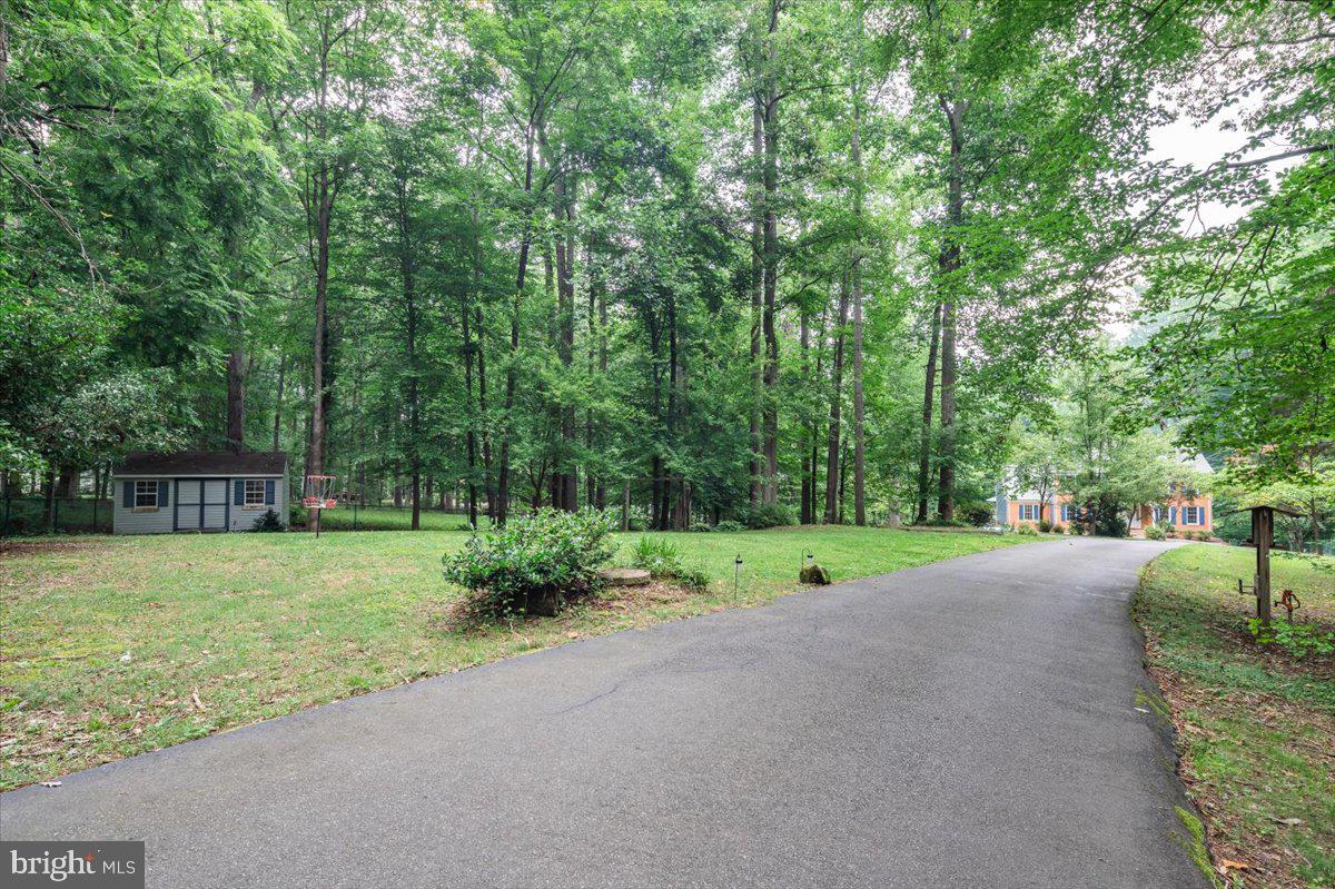 8001 Beau Ct