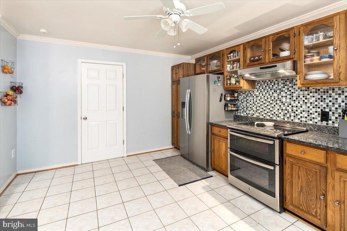 8001 Beau Ct