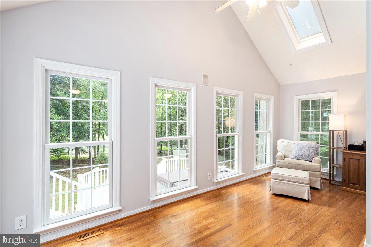8001 Beau Ct
