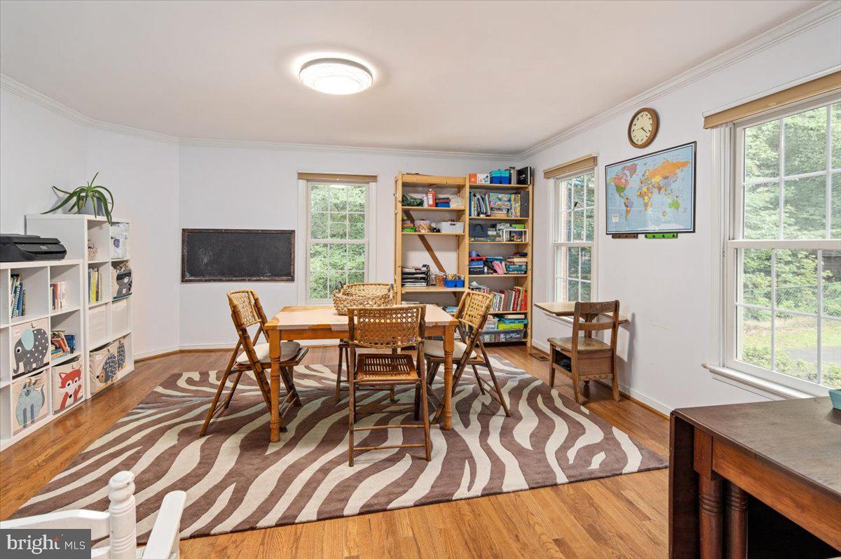 8001 Beau Ct