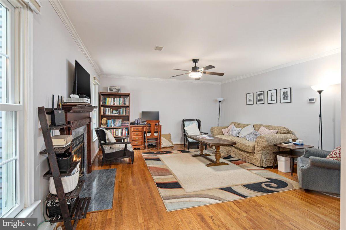 8001 Beau Ct