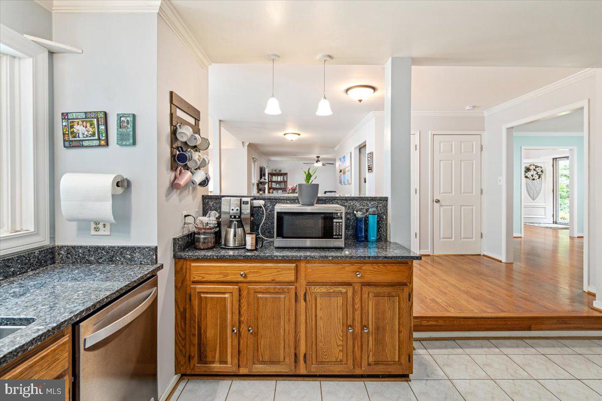 8001 Beau Ct