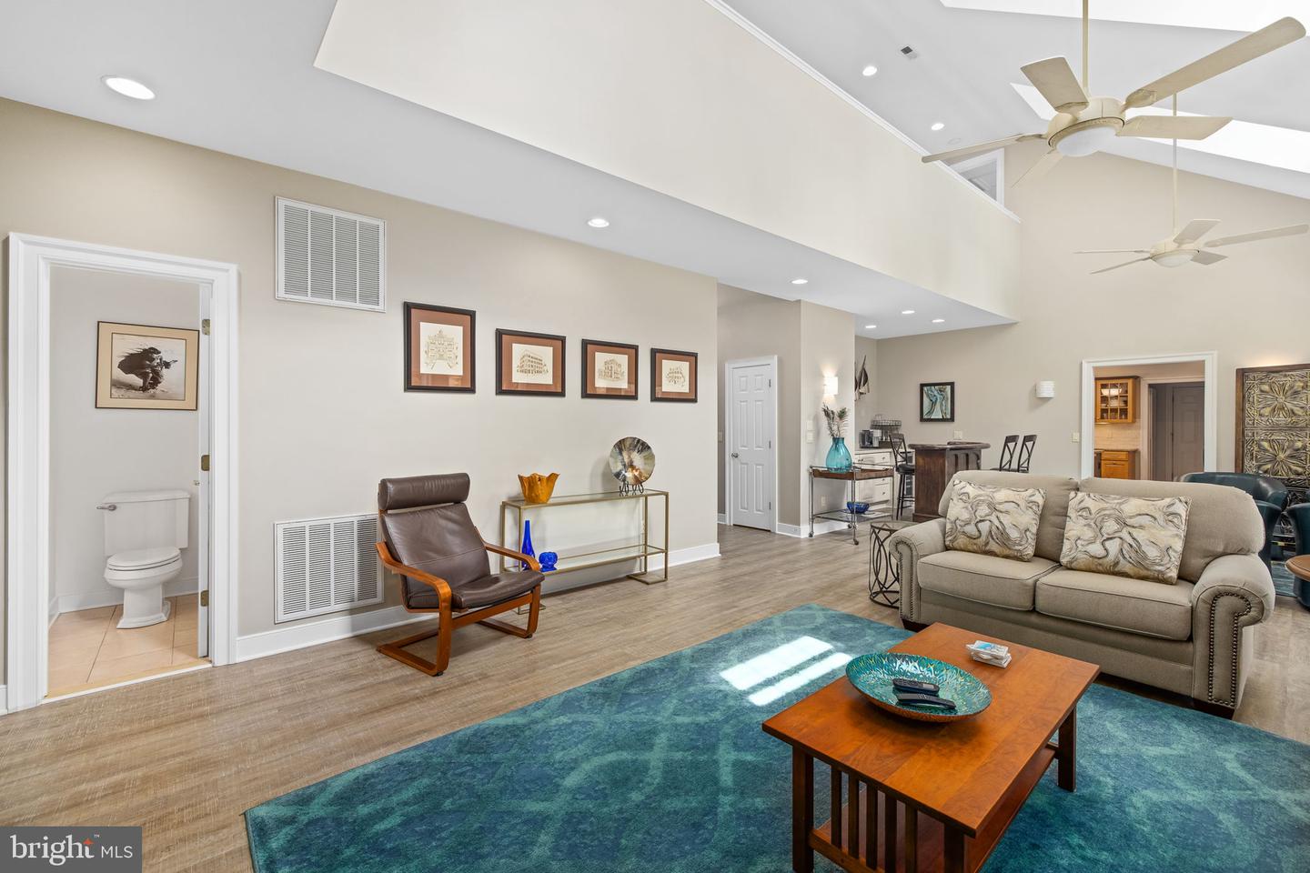 11713 Longstreet Dr