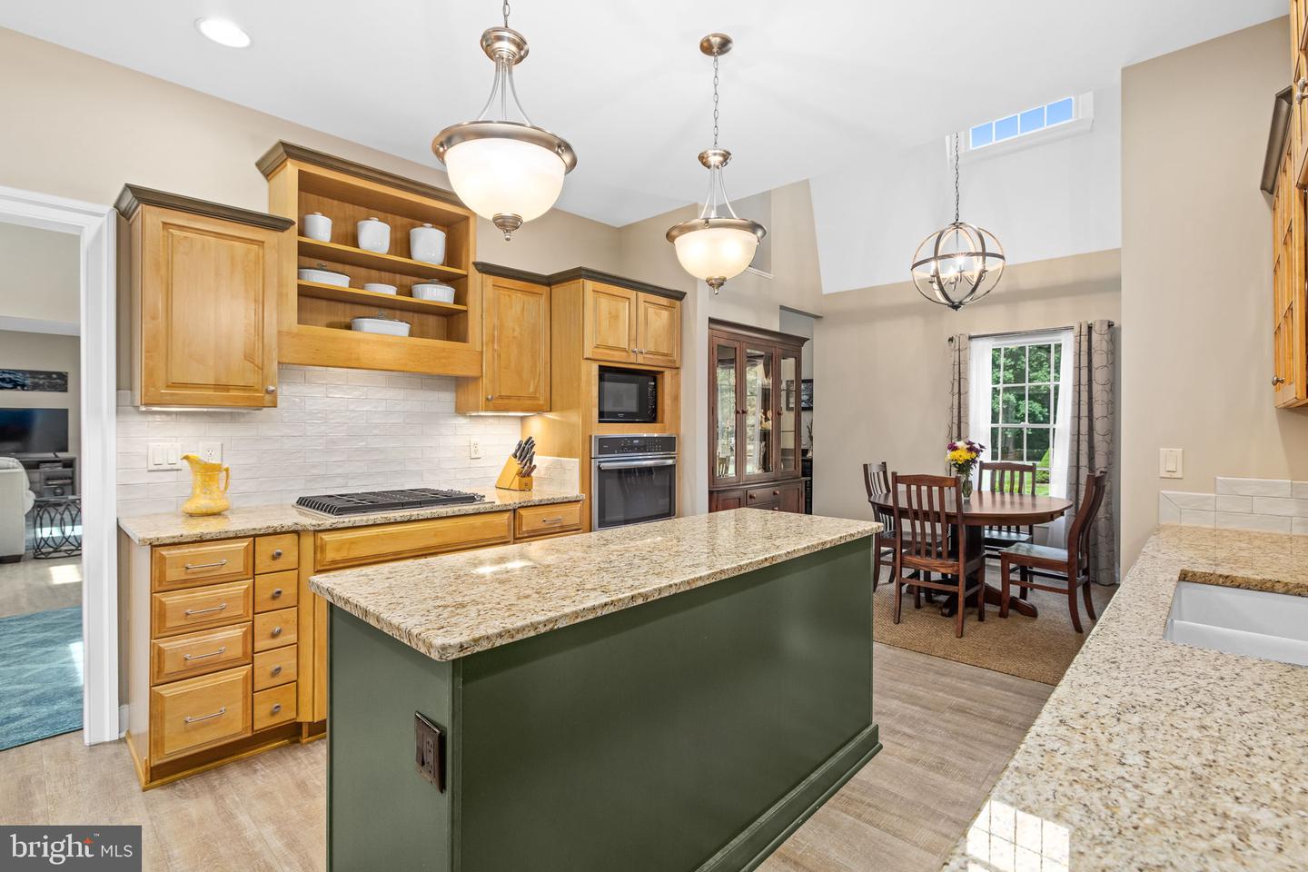 11713 Longstreet Dr