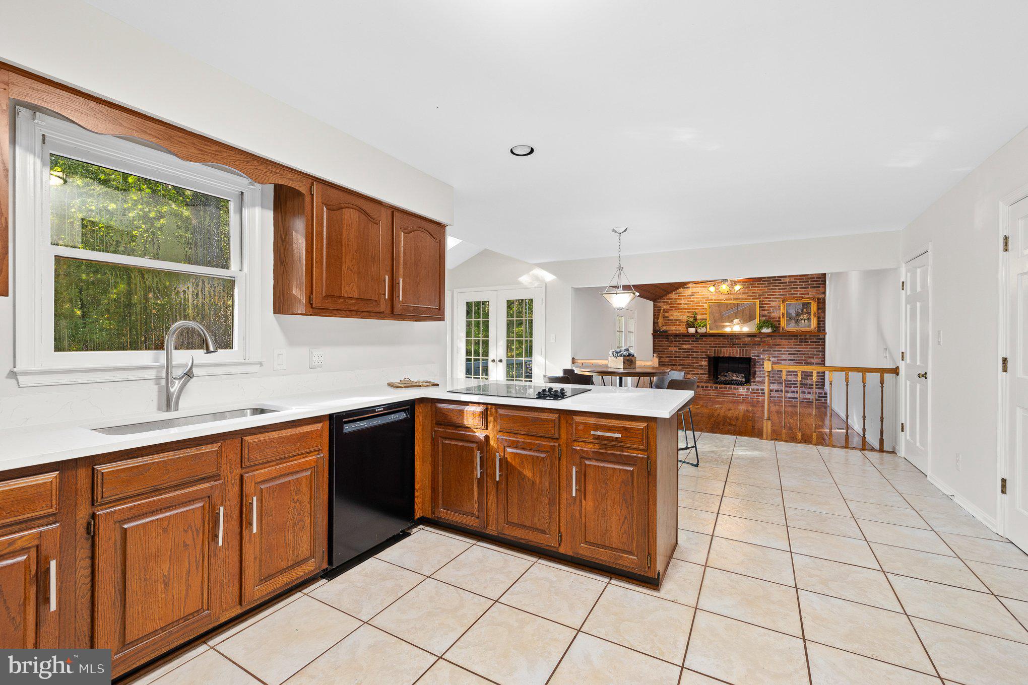 10728 Joyce Ct