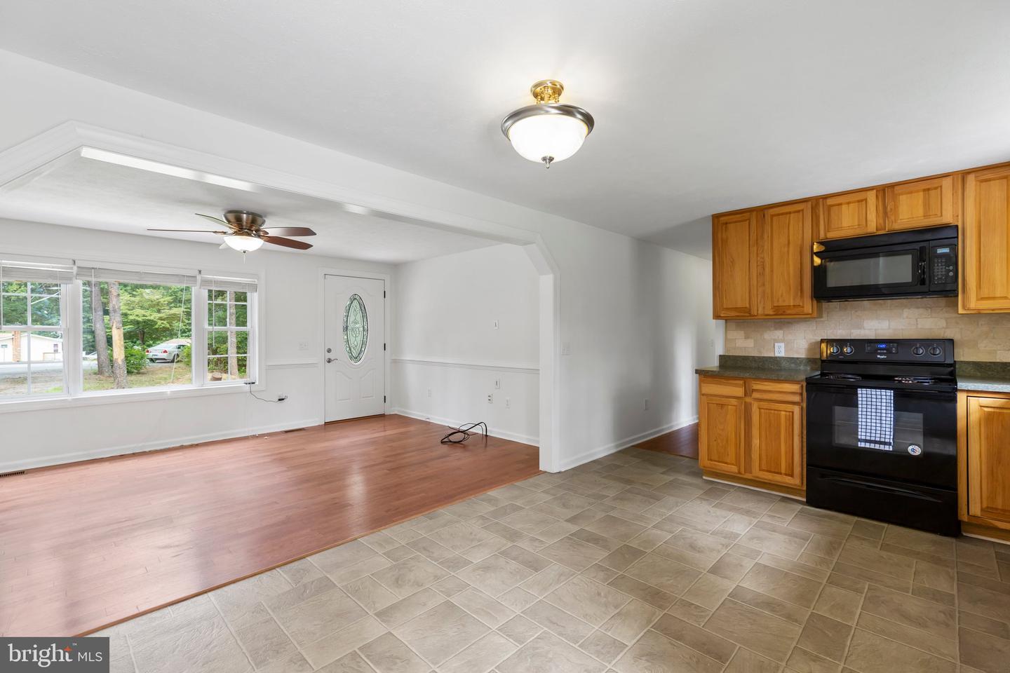 10400 Landon Ln