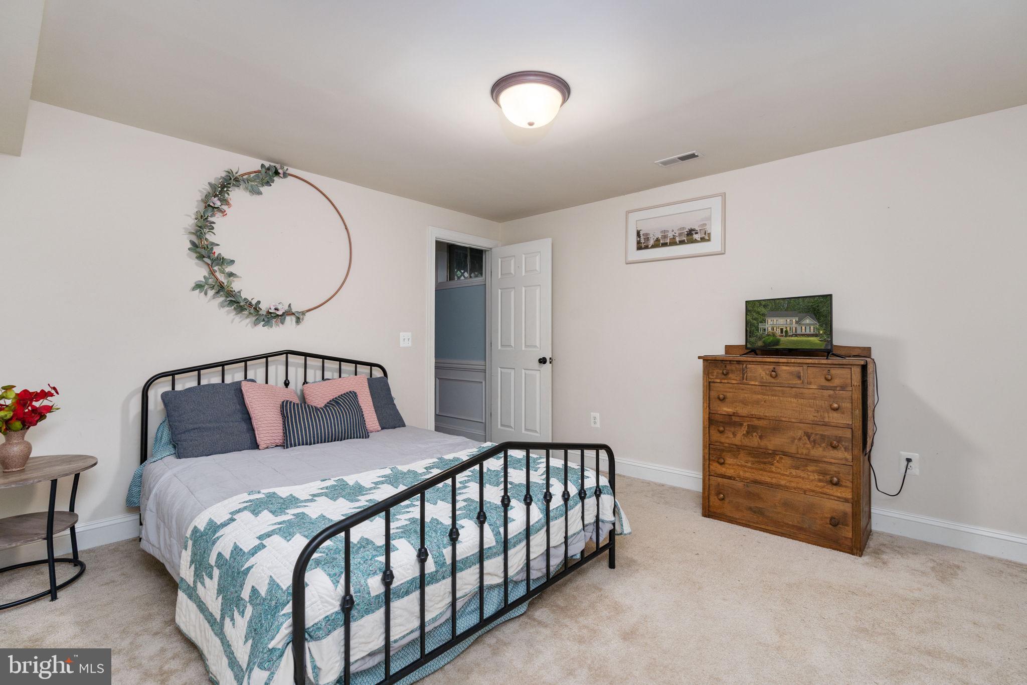11811 Duck Cir