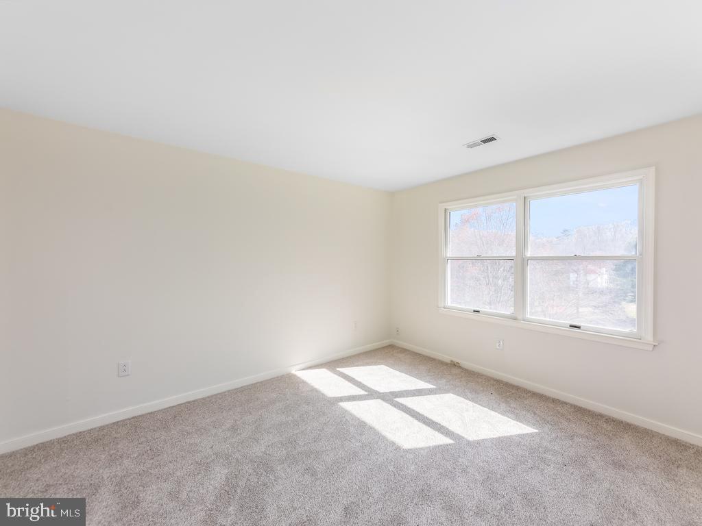 12312 Glade Dr
