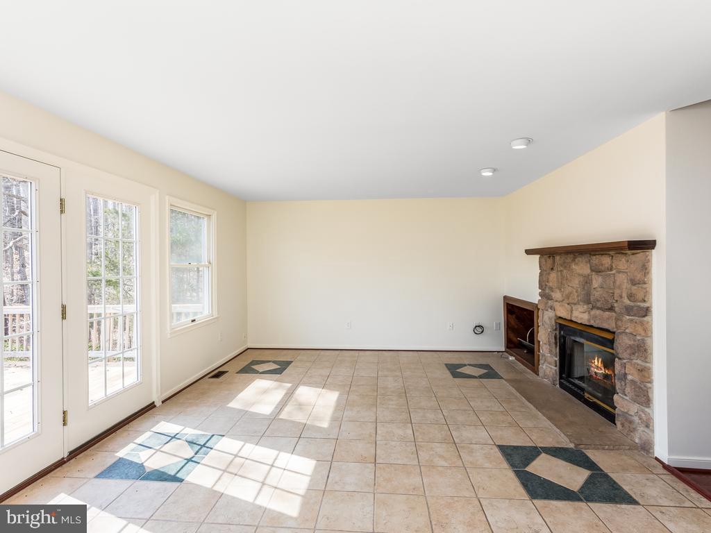 12312 Glade Dr