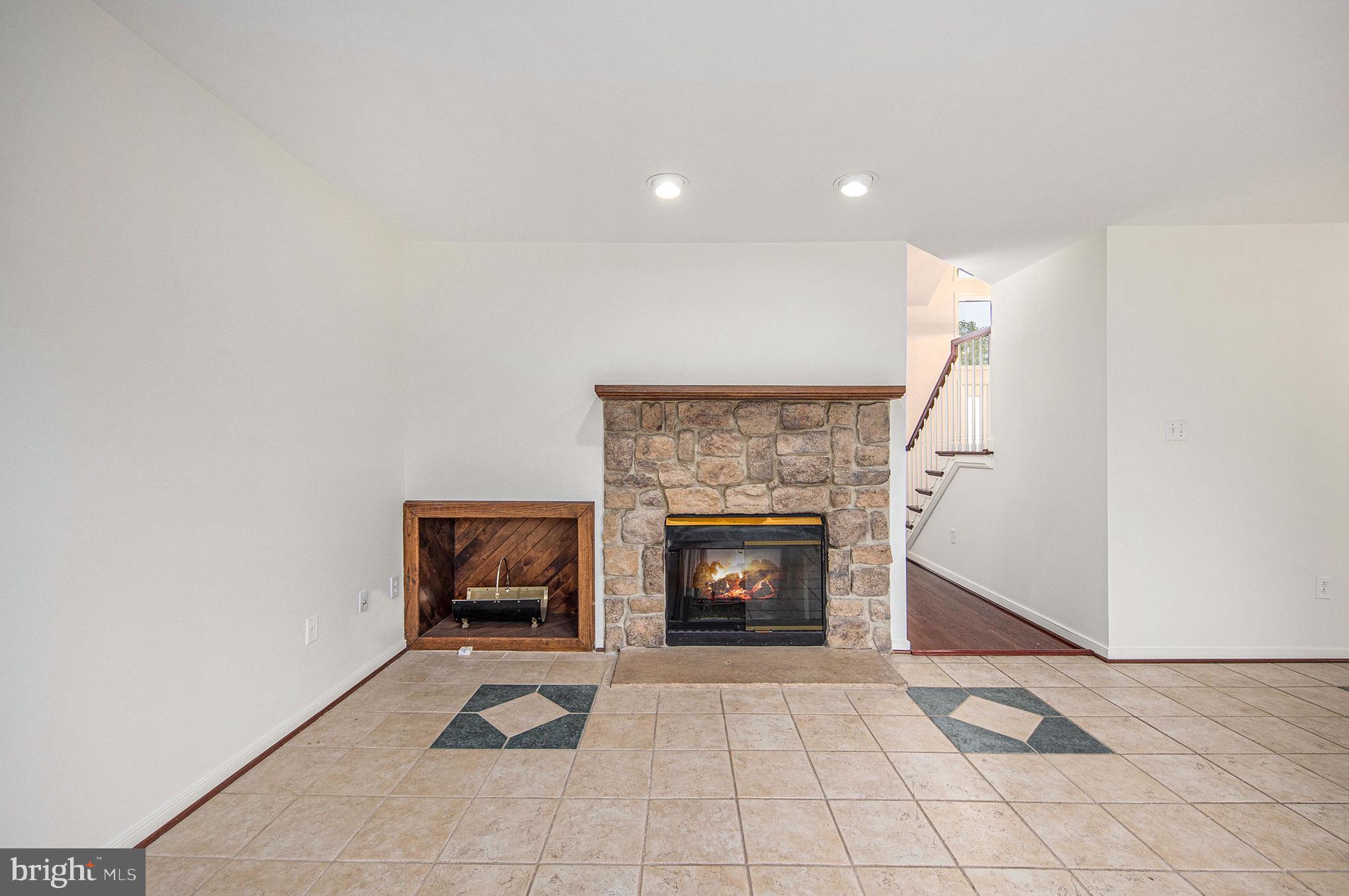 12312 Glade Dr