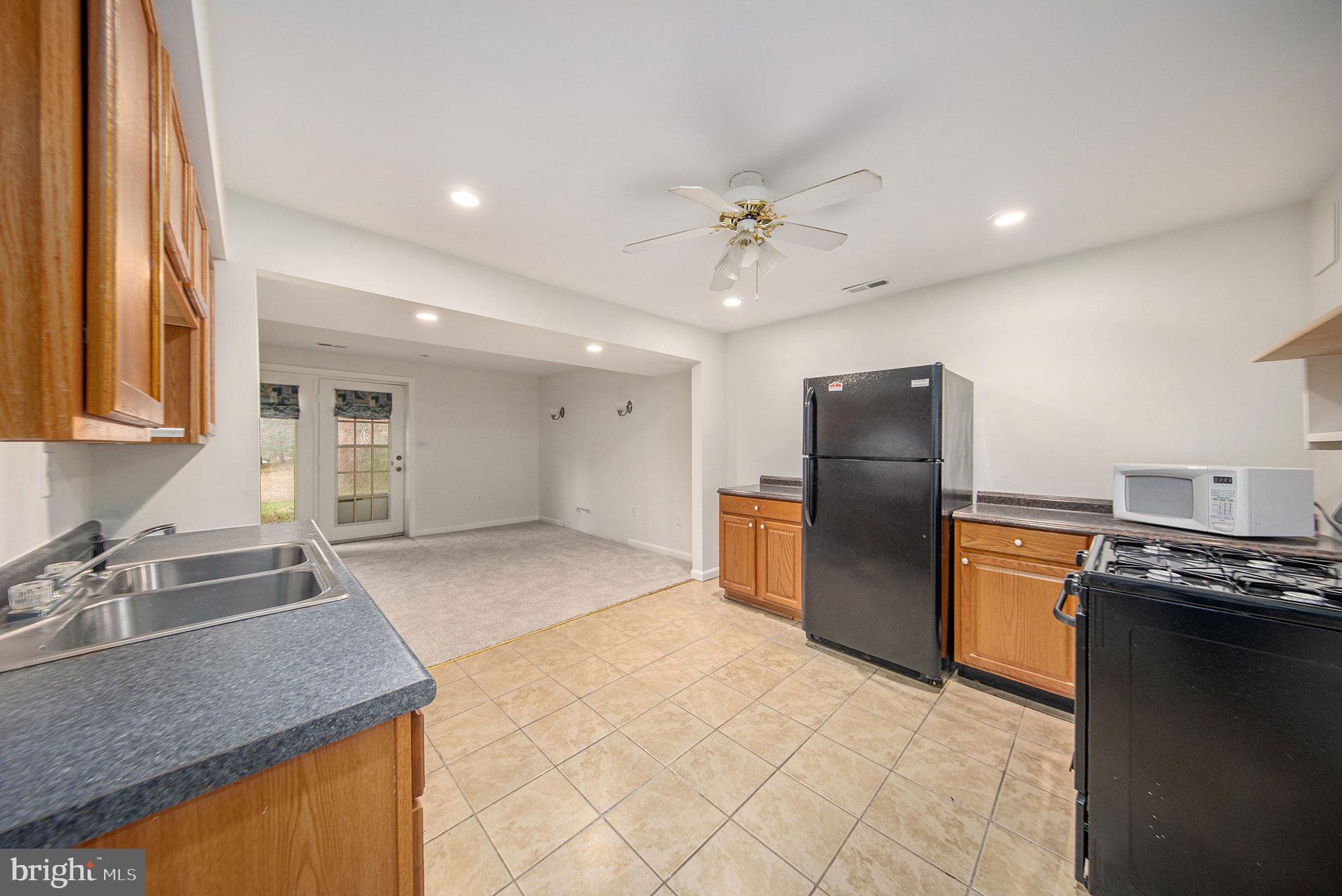 12312 Glade Dr