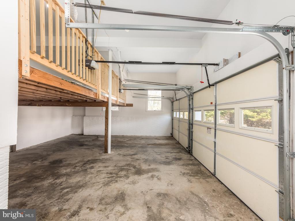 12312 Glade Dr