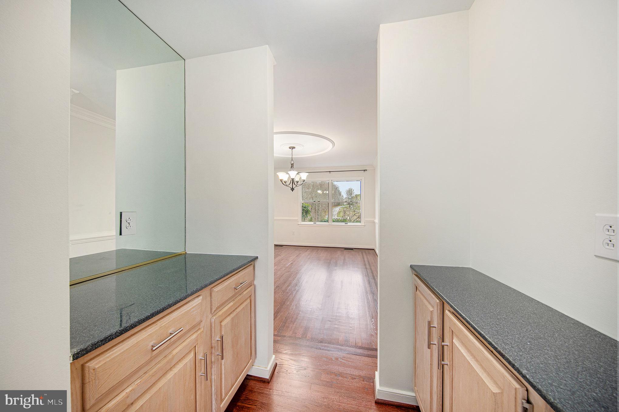 12312 Glade Dr